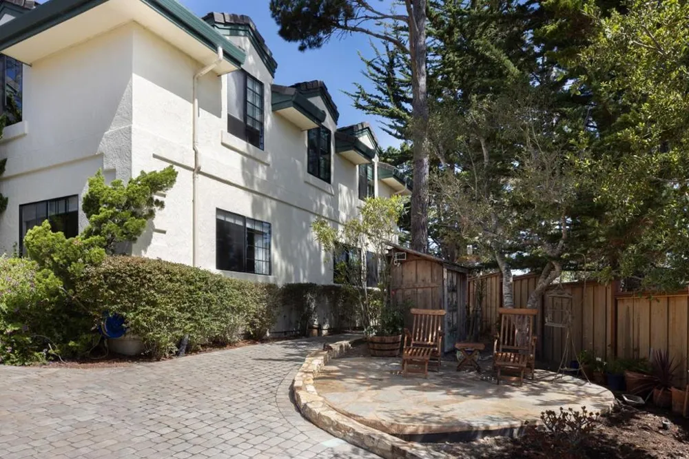 400 Dry Creek Road Monterey, CA 93940
