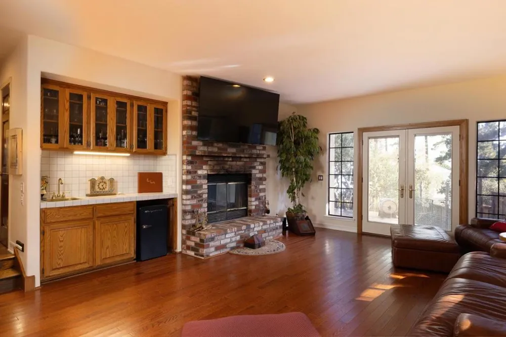 400 Dry Creek Road Monterey, CA 93940