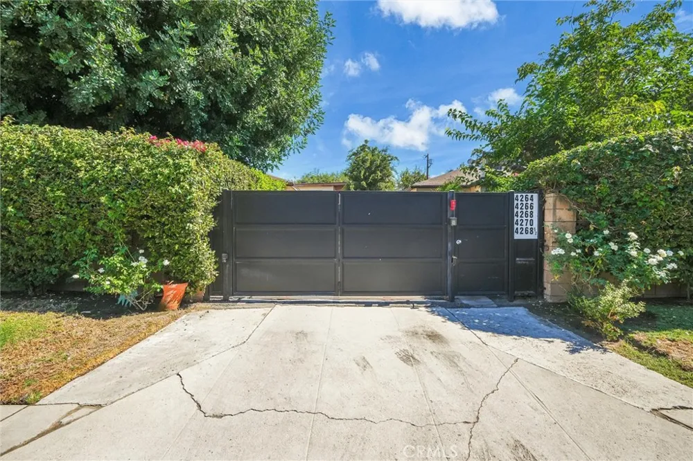 4270 Troost Studio City, CA 91604