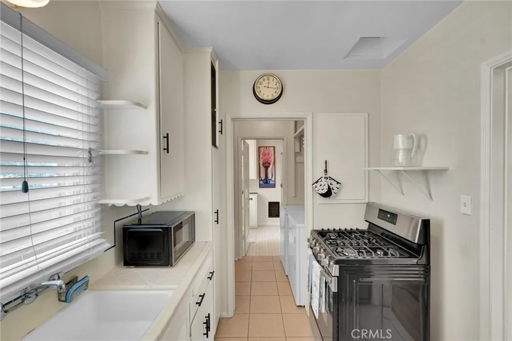 4270 Troost Studio City, CA 91604