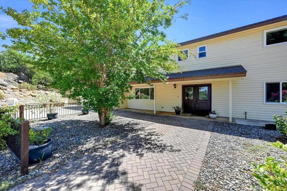 15436 Las Manzanitas Road Ramona, CA 92065