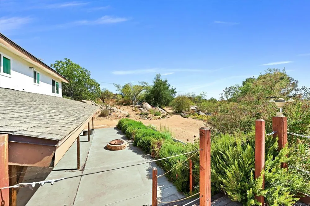 15436 Las Manzanitas Road Ramona, CA 92065