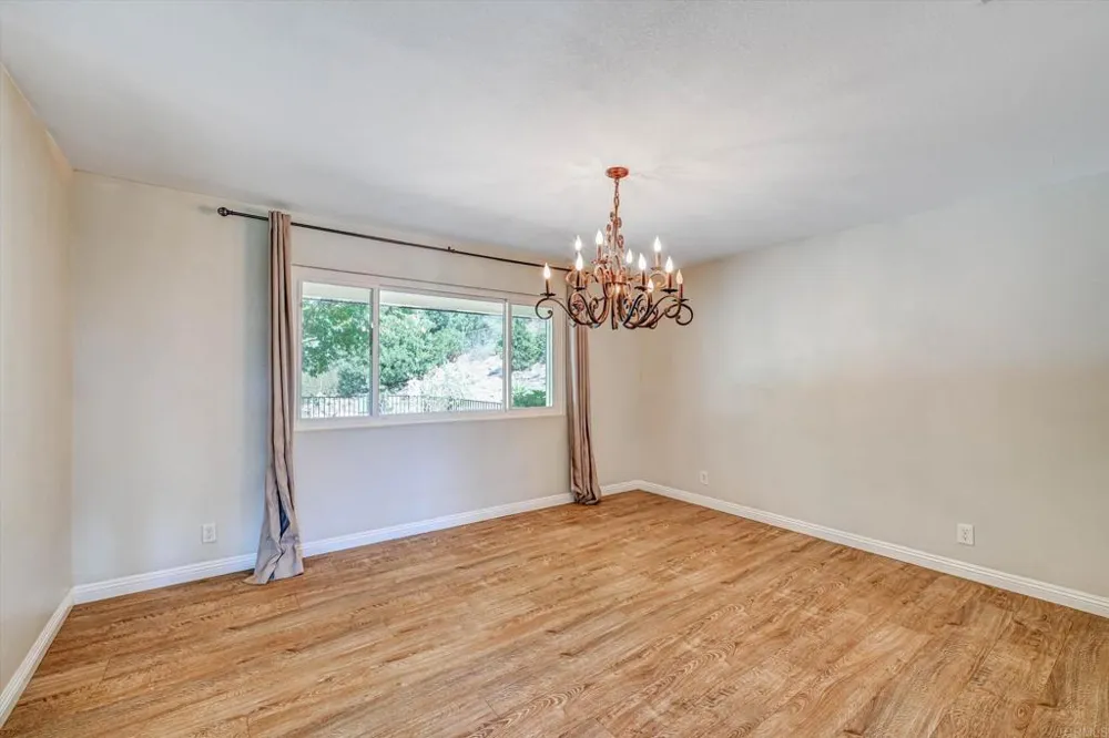 15436 Las Manzanitas Road Ramona, CA 92065
