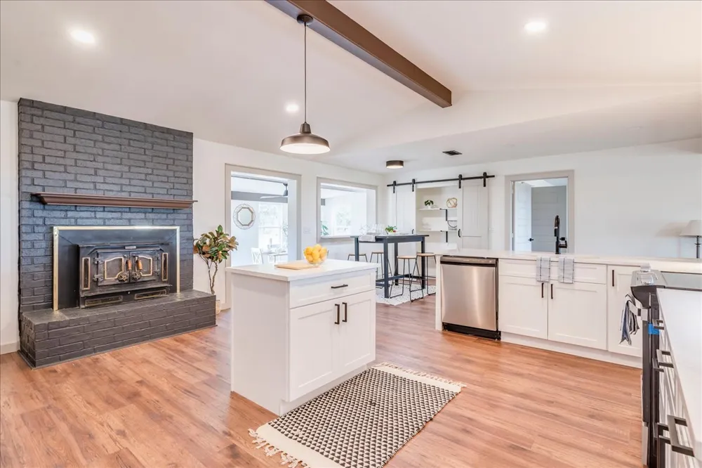 1102 Austin Avenue Georgetown, TX 78626