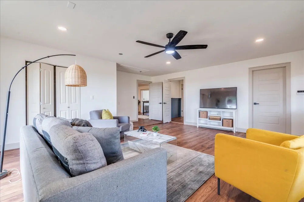 1102 Austin Avenue Georgetown, TX 78626