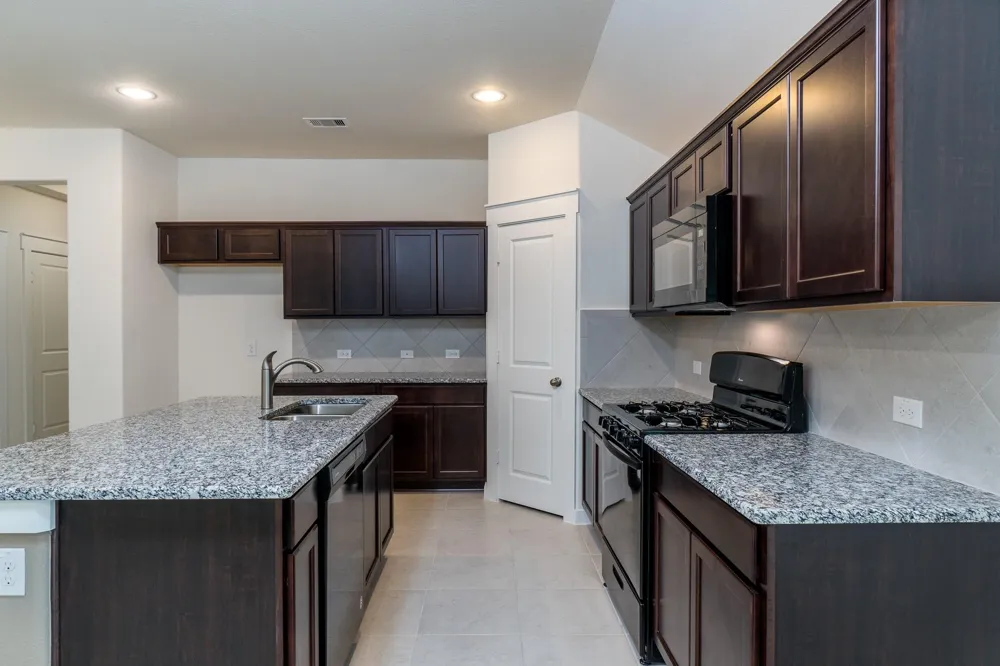 40315 S Hill Pass Magnolia, TX 77354