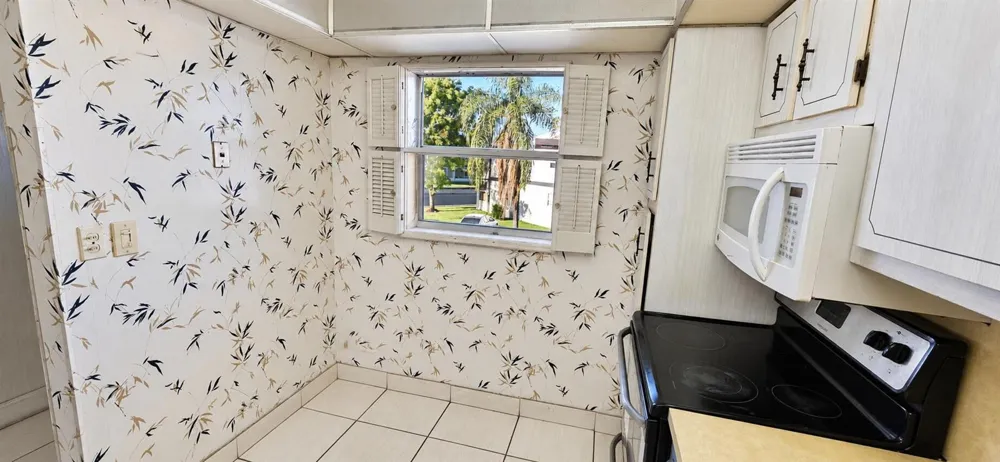 8320 SANDS POINT BOULEVARD #M207 Tamarac, FL 33321