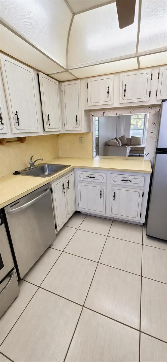 8320 SANDS POINT BOULEVARD #M207 Tamarac, FL 33321