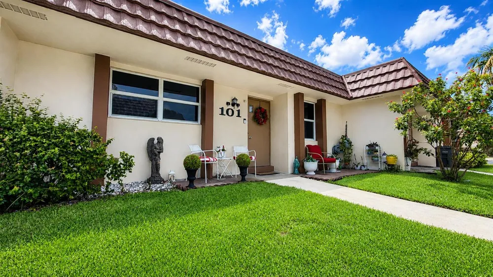 5780 W FERNLEY DRIVE W #101 West Palm Beach, FL 33415