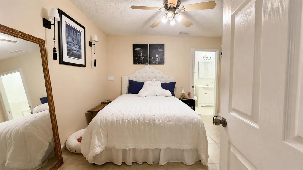 5780 W FERNLEY DRIVE W #101 West Palm Beach, FL 33415