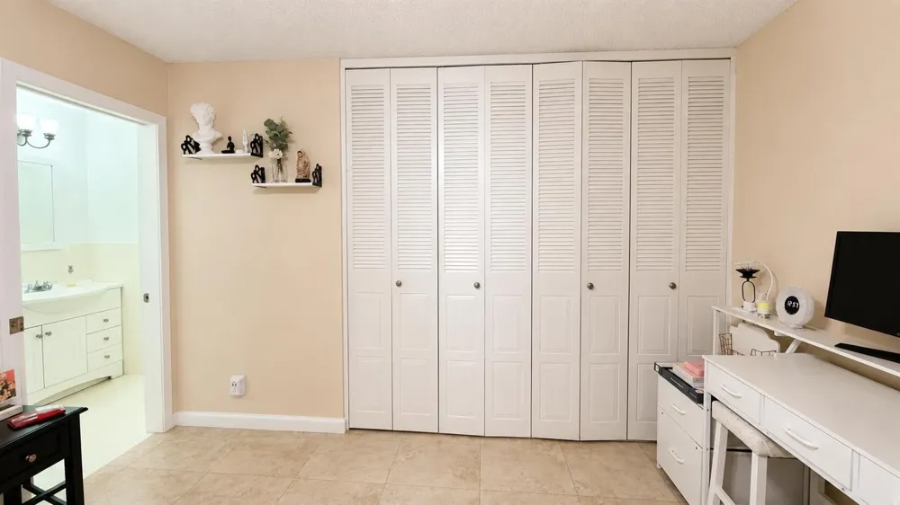 5780 W FERNLEY DRIVE W #101 West Palm Beach, FL 33415