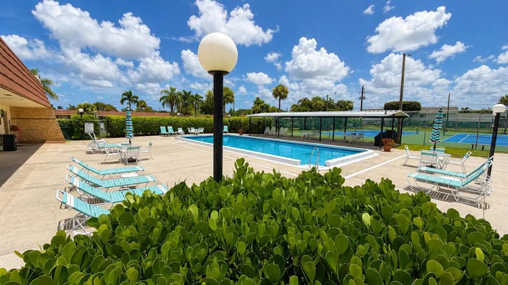 5780 W FERNLEY DRIVE W #101 West Palm Beach, FL 33415