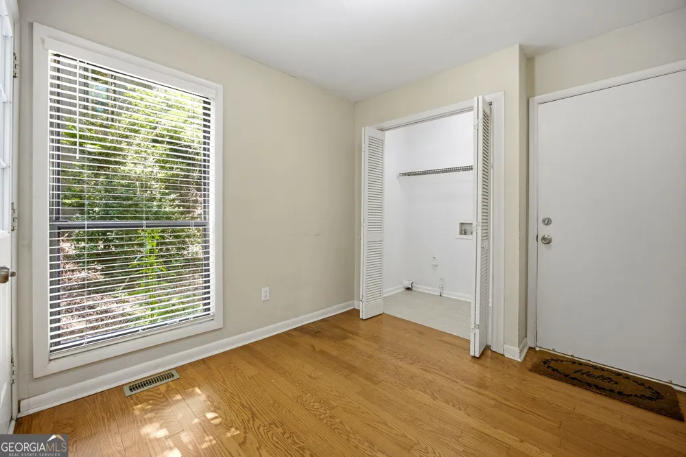 410 N Eagles Bluff Alpharetta, GA 30022