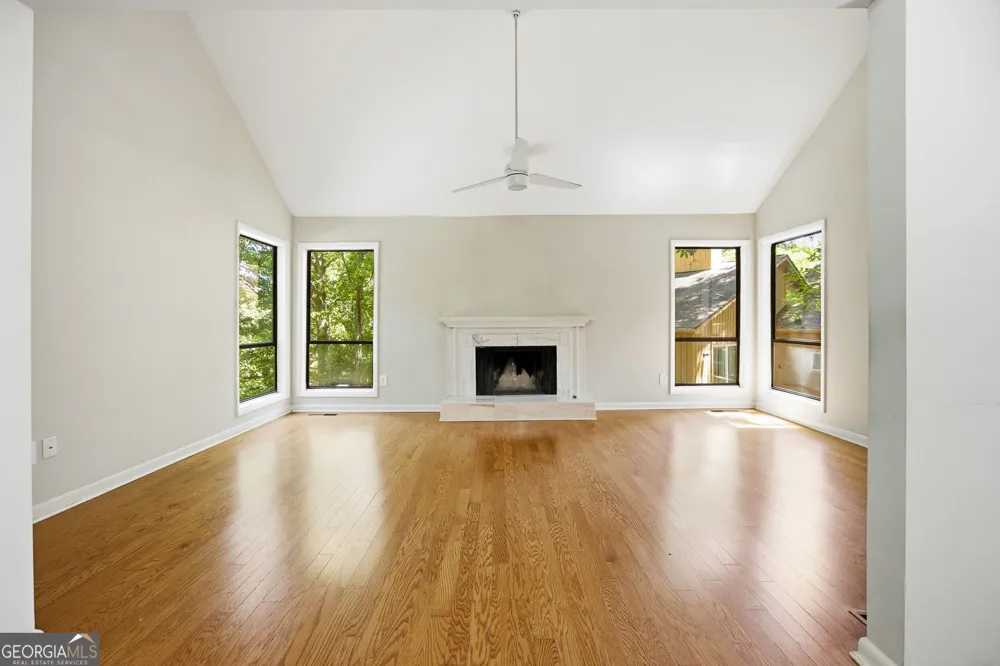 410 N Eagles Bluff Alpharetta, GA 30022