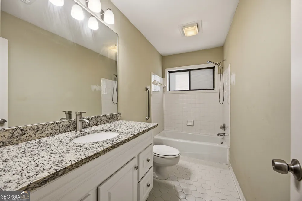410 N Eagles Bluff Alpharetta, GA 30022