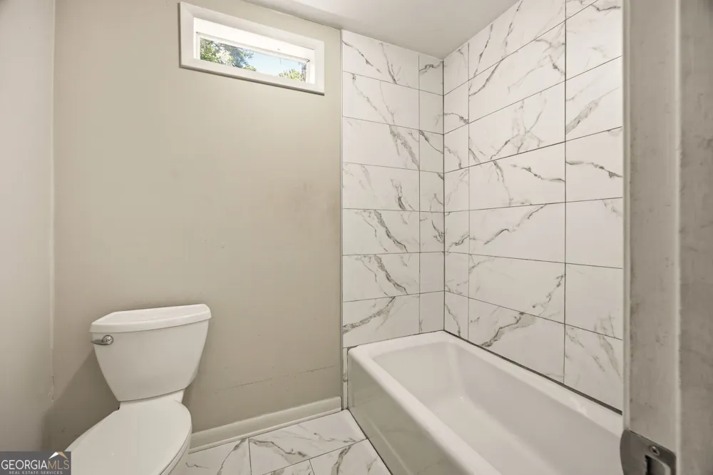 410 N Eagles Bluff Alpharetta, GA 30022