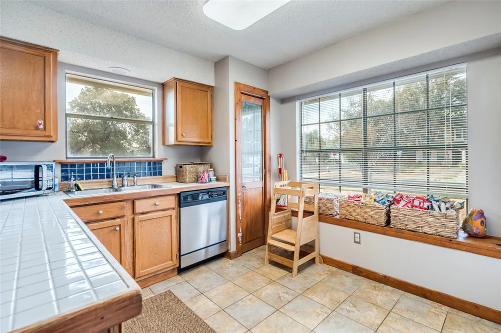 4400 Manzanillo Drive Austin, TX 78749