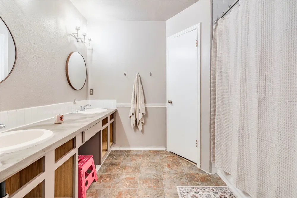 4400 Manzanillo Drive Austin, TX 78749