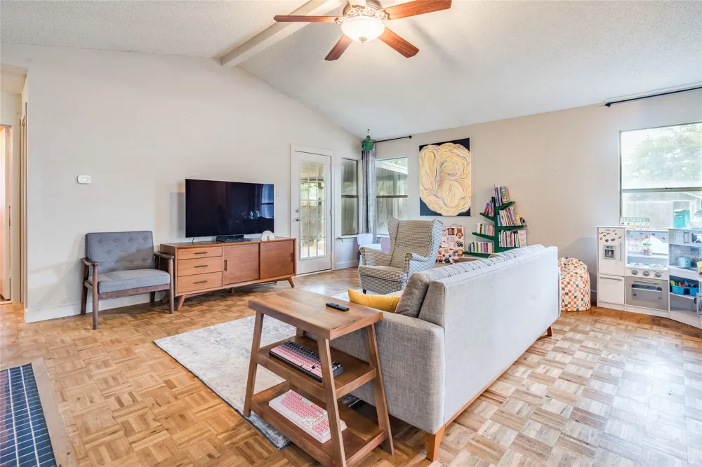 4400 Manzanillo Drive Austin, TX 78749