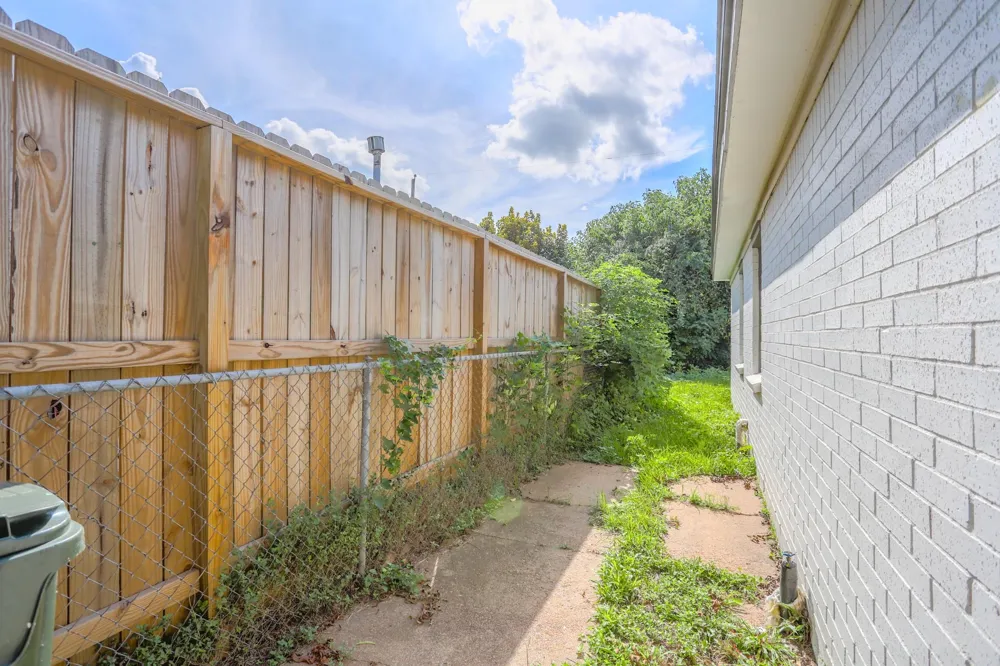 511 Guyer Street Sugar Land, TX 77498