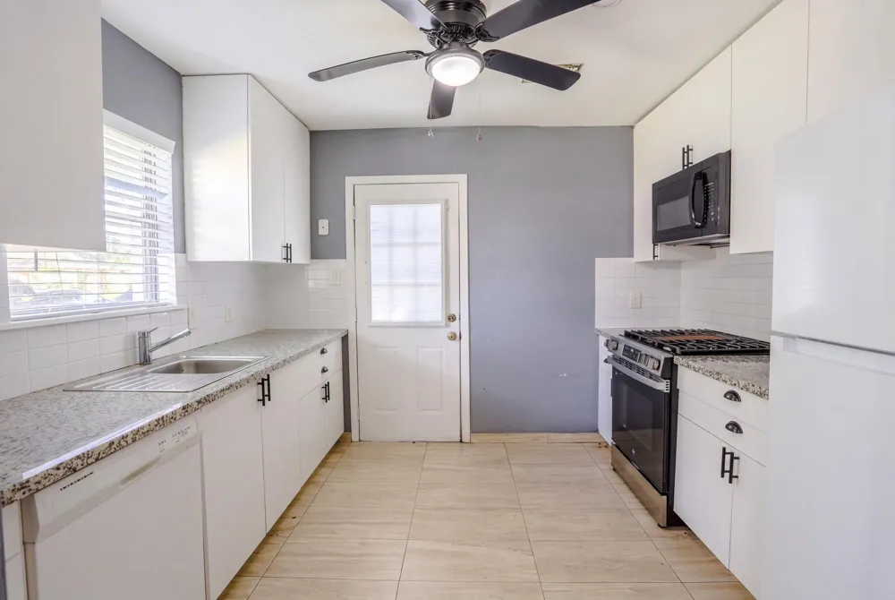 511 Guyer Street Sugar Land, TX 77498