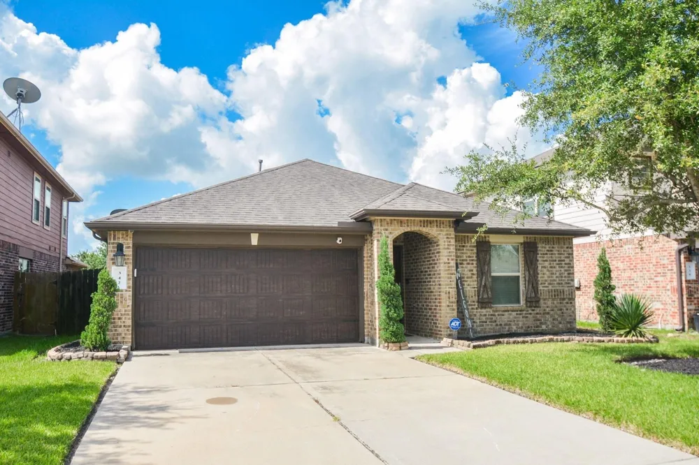 342 Glencarry Trail Rosharon, TX 77583