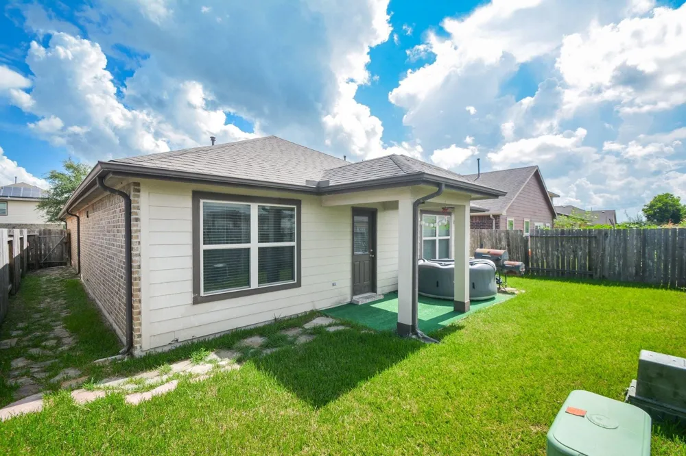 342 Glencarry Trail Rosharon, TX 77583