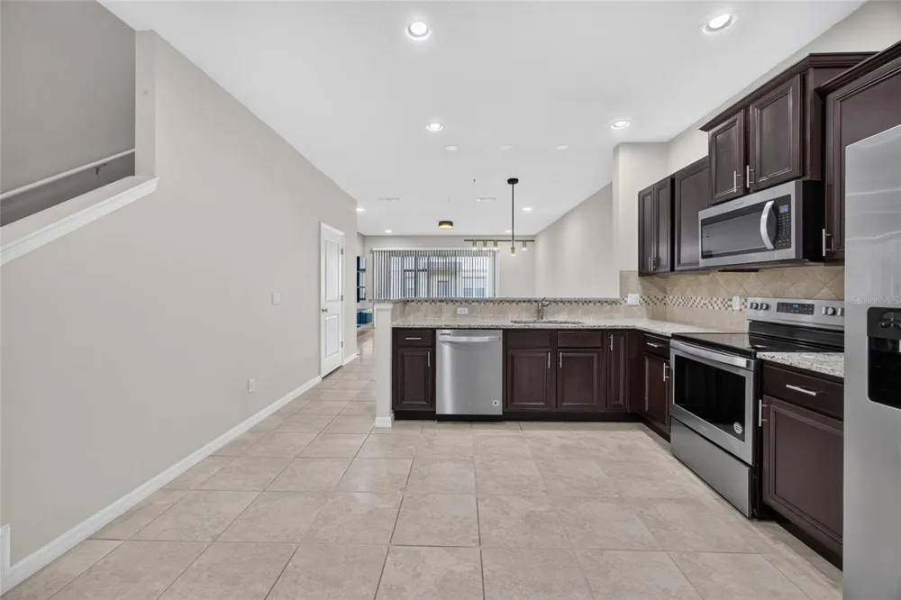 3004 ALESSA LOOP Apopka, FL 32703