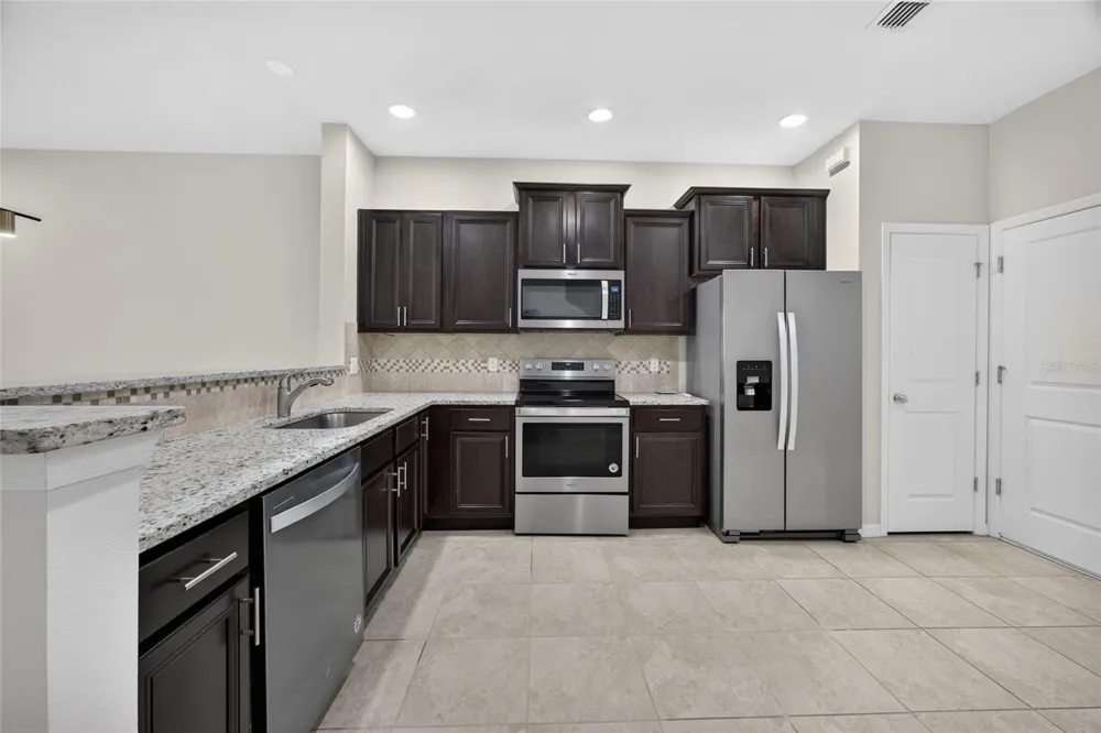 3004 ALESSA LOOP Apopka, FL 32703