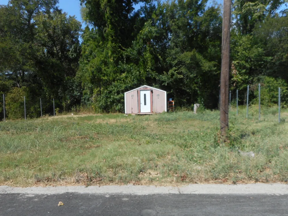 861 WIXOM LANE Dallas, TX 75217