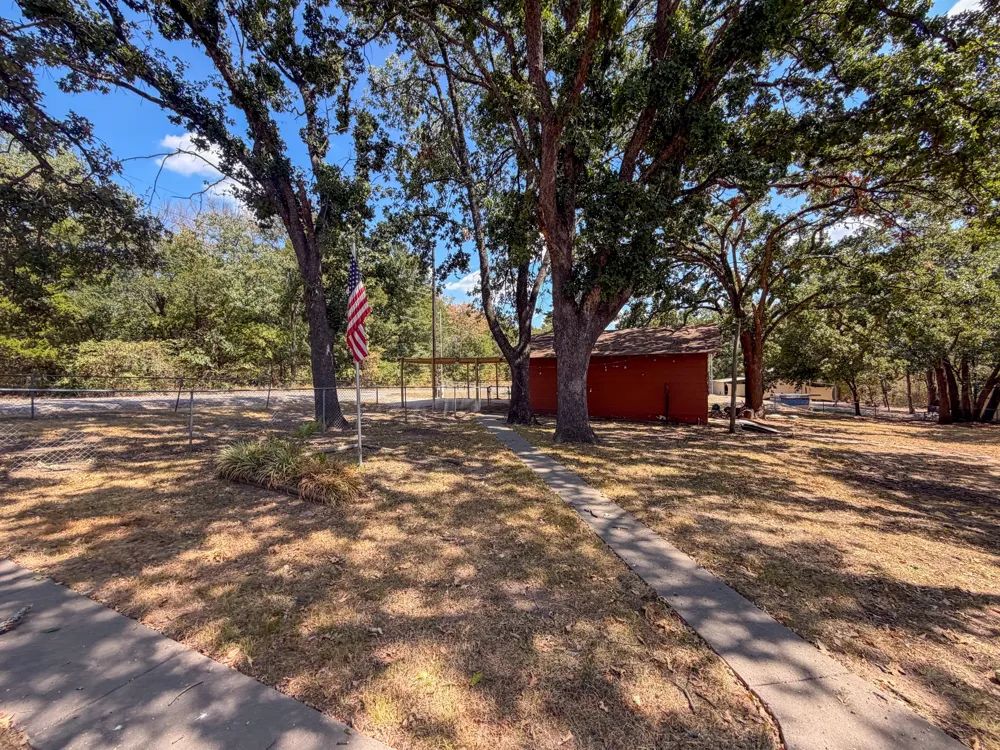 111 Rocky Road Pottsboro, TX 75076