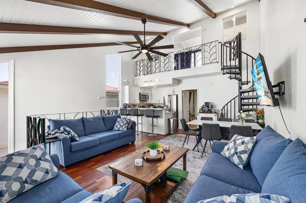 737 Whiting Court San Diego, CA 92109