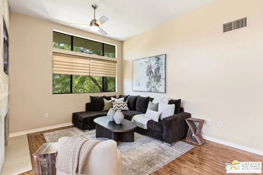 870 E Palm Canyon Drive #202 Palm Springs, CA 92264