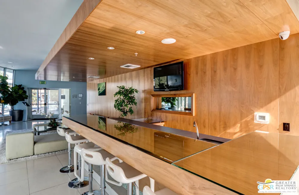 870 E Palm Canyon Drive #202 Palm Springs, CA 92264