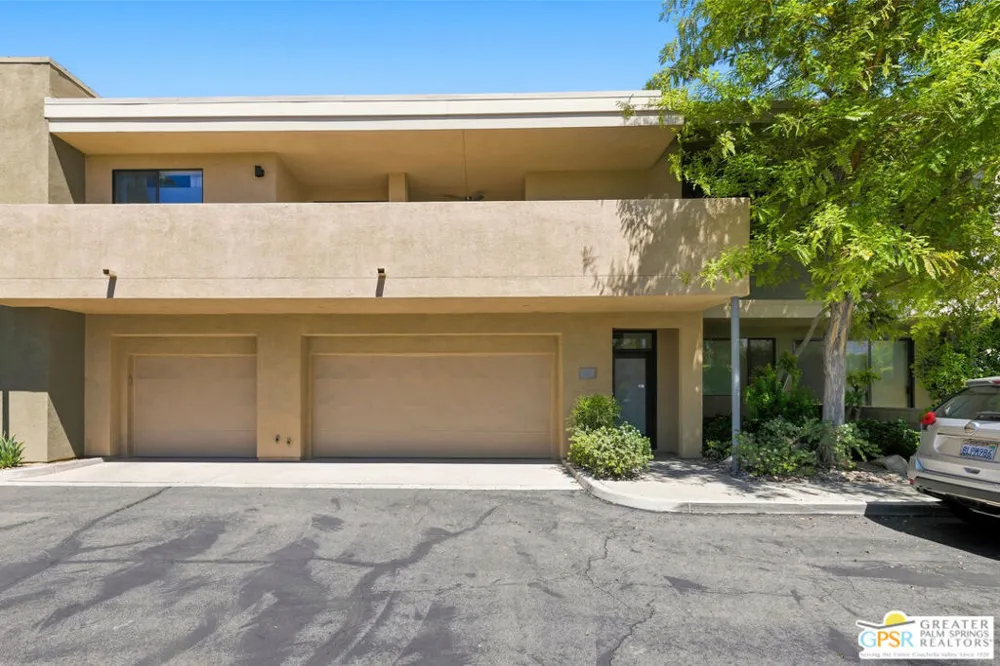 870 E Palm Canyon Drive #202 Palm Springs, CA 92264