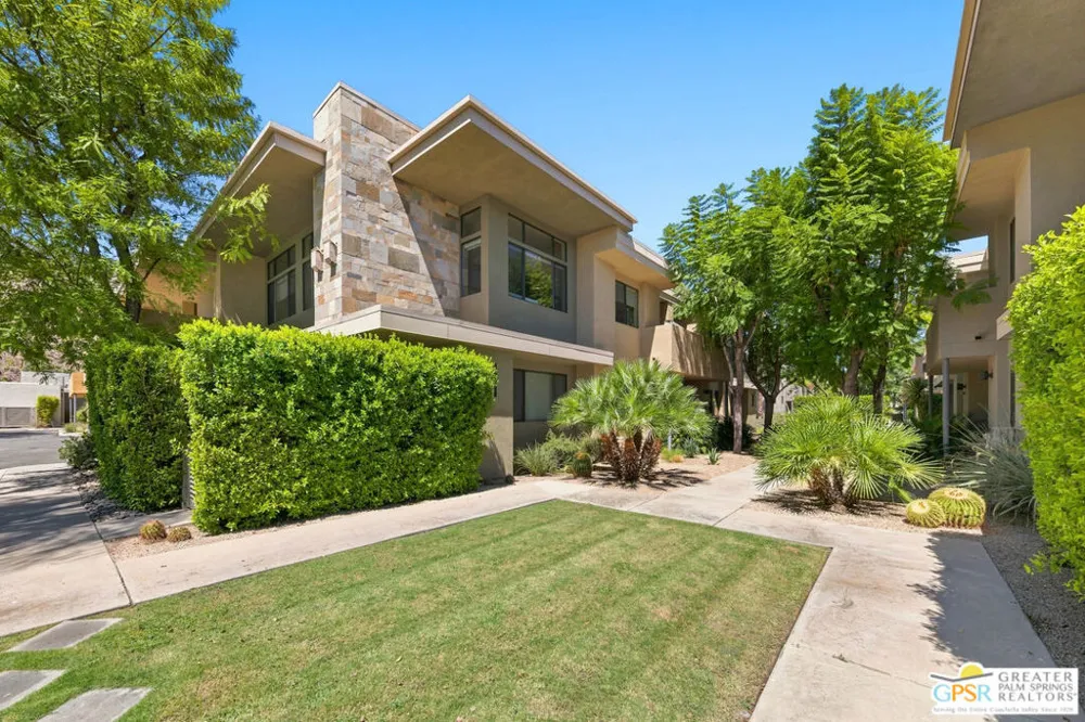 870 E Palm Canyon Drive #202 Palm Springs, CA 92264