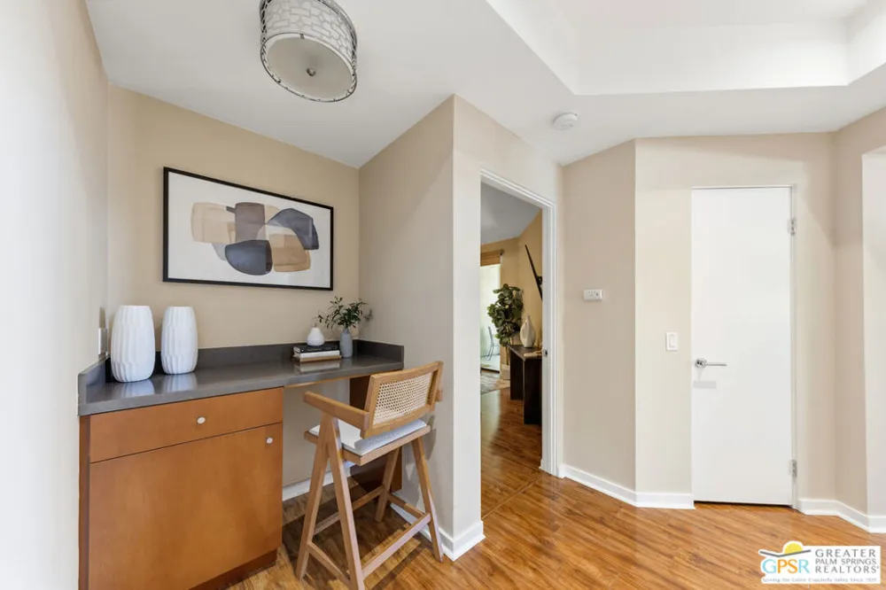 870 E Palm Canyon Drive #202 Palm Springs, CA 92264