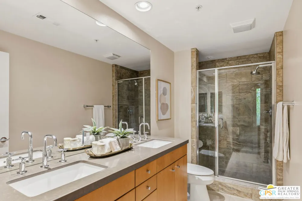 870 E Palm Canyon Drive #202 Palm Springs, CA 92264