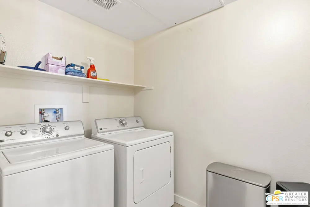 870 E Palm Canyon Drive #202 Palm Springs, CA 92264