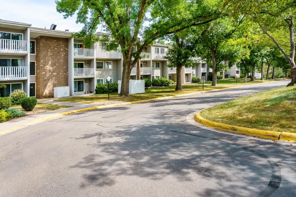 1601 Innsbruck Drive #373NE Fridley, MN 55432