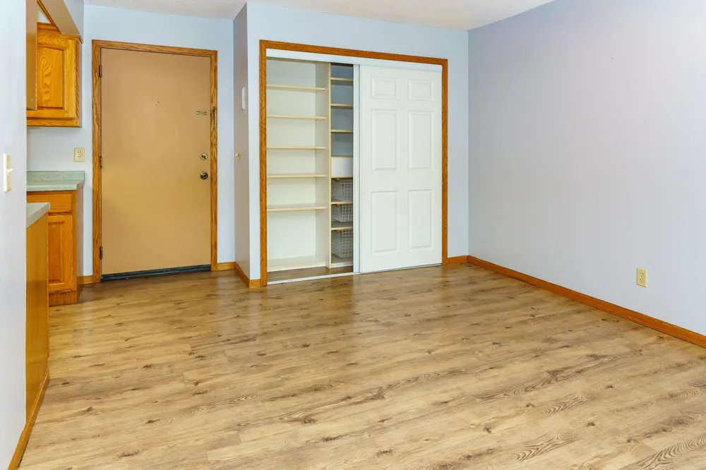 1601 Innsbruck Drive #373NE Fridley, MN 55432