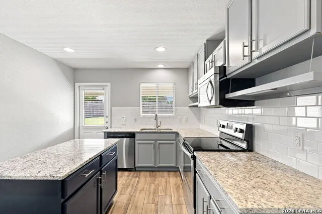 24211 Invitation Oak San Antonio, TX 78261
