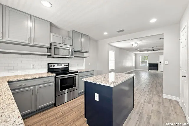 24211 Invitation Oak San Antonio, TX 78261