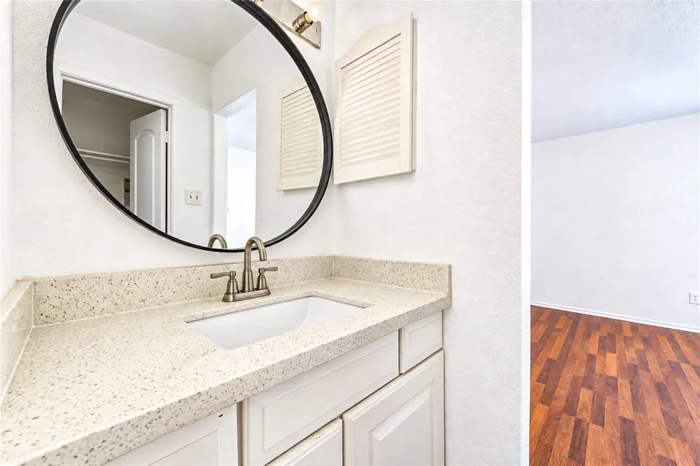 9707 Richmond Avenue #14 Houston, TX 77042