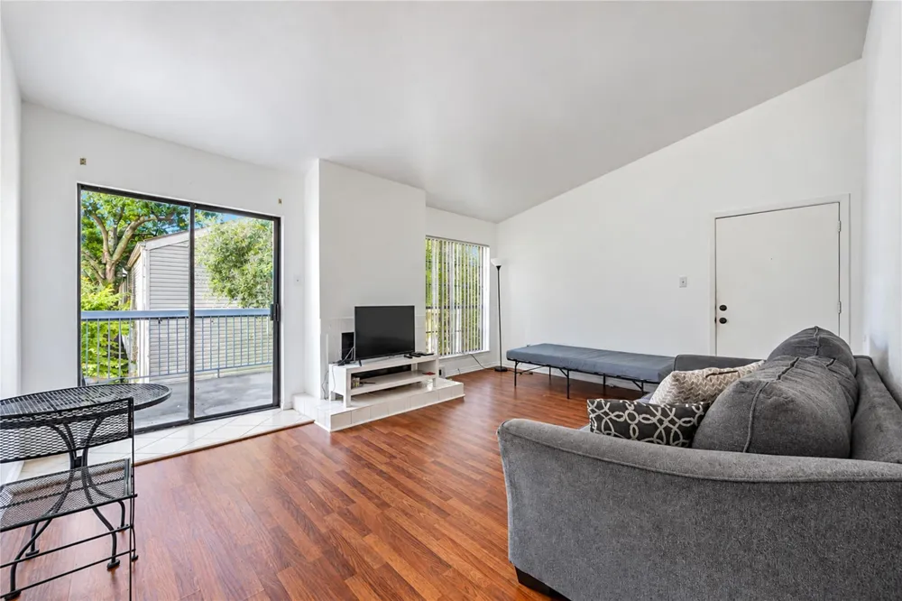 9707 Richmond Avenue #14 Houston, TX 77042