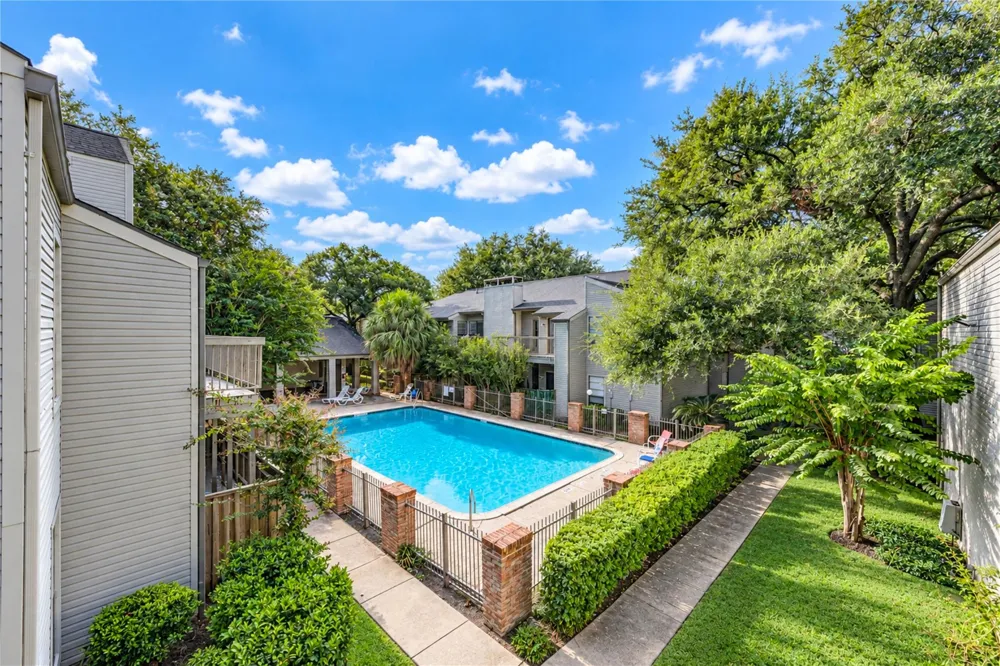 9707 Richmond Avenue #14 Houston, TX 77042