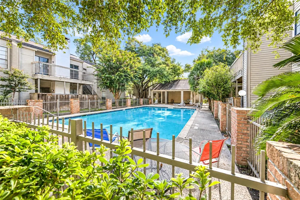 9707 Richmond Avenue #14 Houston, TX 77042