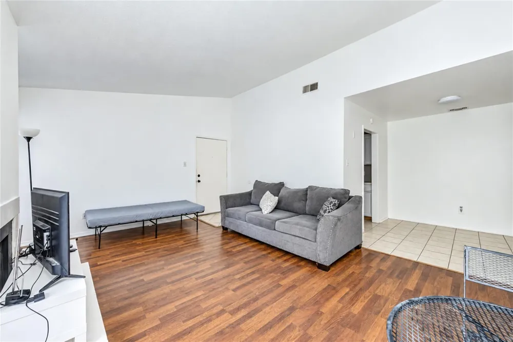 9707 Richmond Avenue #14 Houston, TX 77042