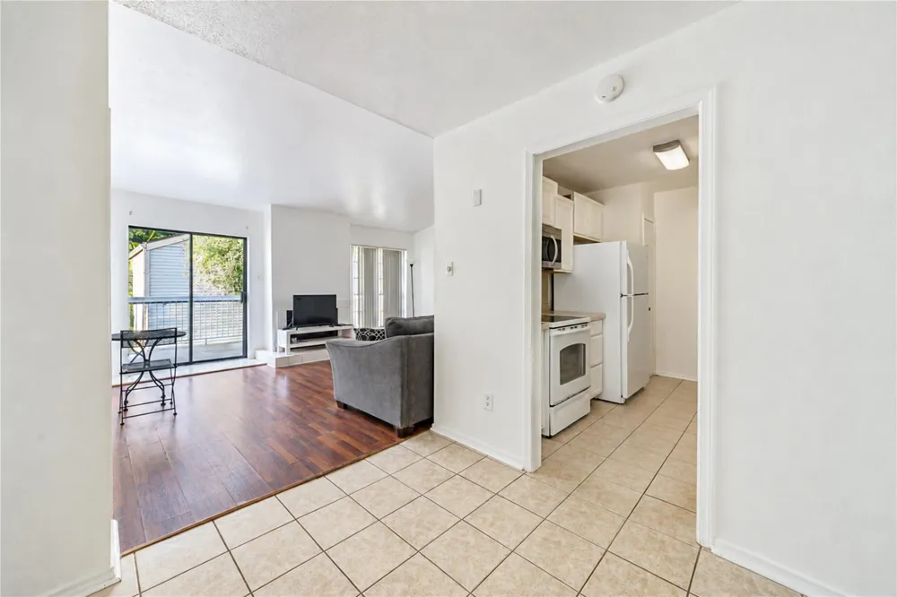 9707 Richmond Avenue #14 Houston, TX 77042