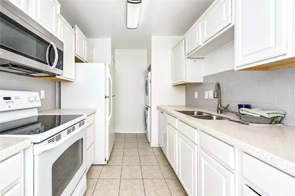 9707 Richmond Avenue #14 Houston, TX 77042